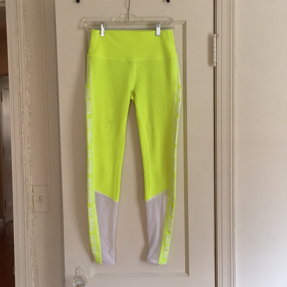 ALO Yoga High-Waist Leggings (Highlighter/White)